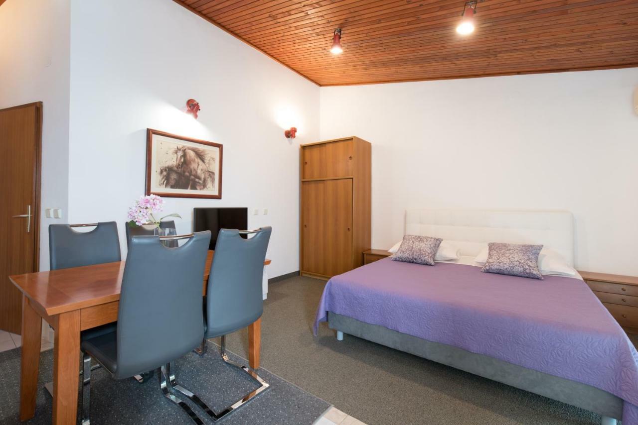 Beach Guesthouse Mediteran Podstrana Zewnętrze zdjęcie